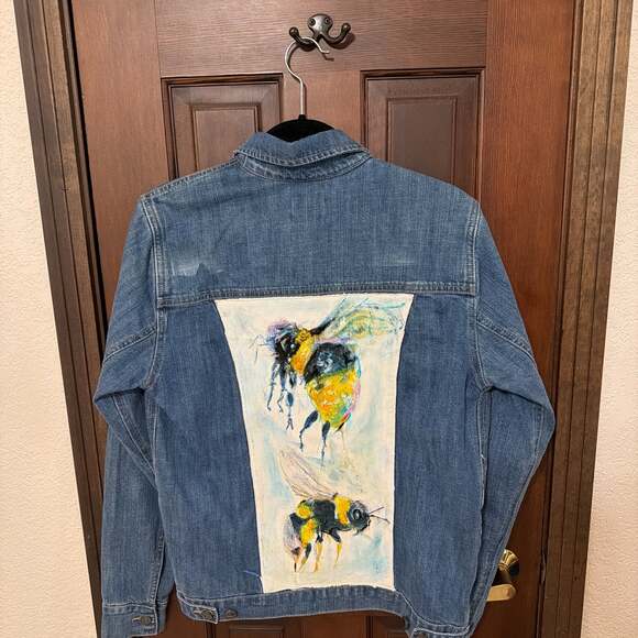 American Rhino Jackets & Blazers - Custom Hand-Painted Bee Denim Jacket